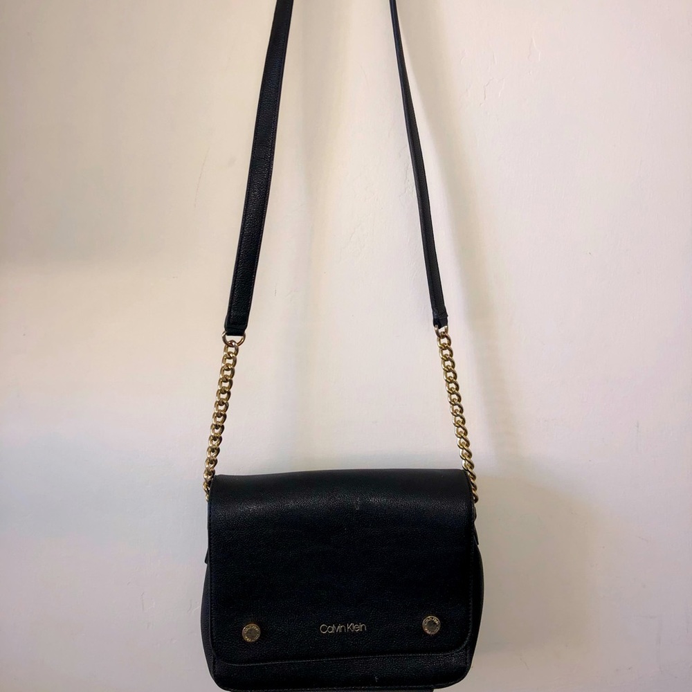 Calvin Klein bag to pair with a casual or formal outfit.